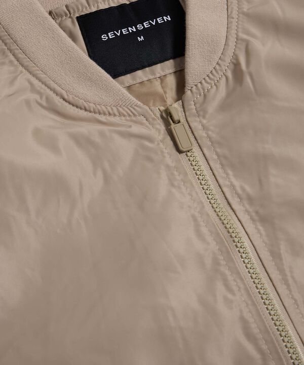 Chaquetas para hombre image number null
