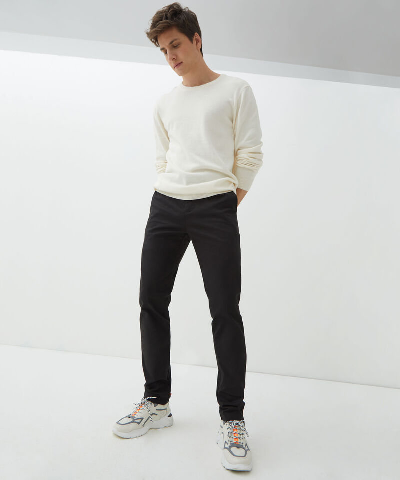 Pantalones basicos para hombre