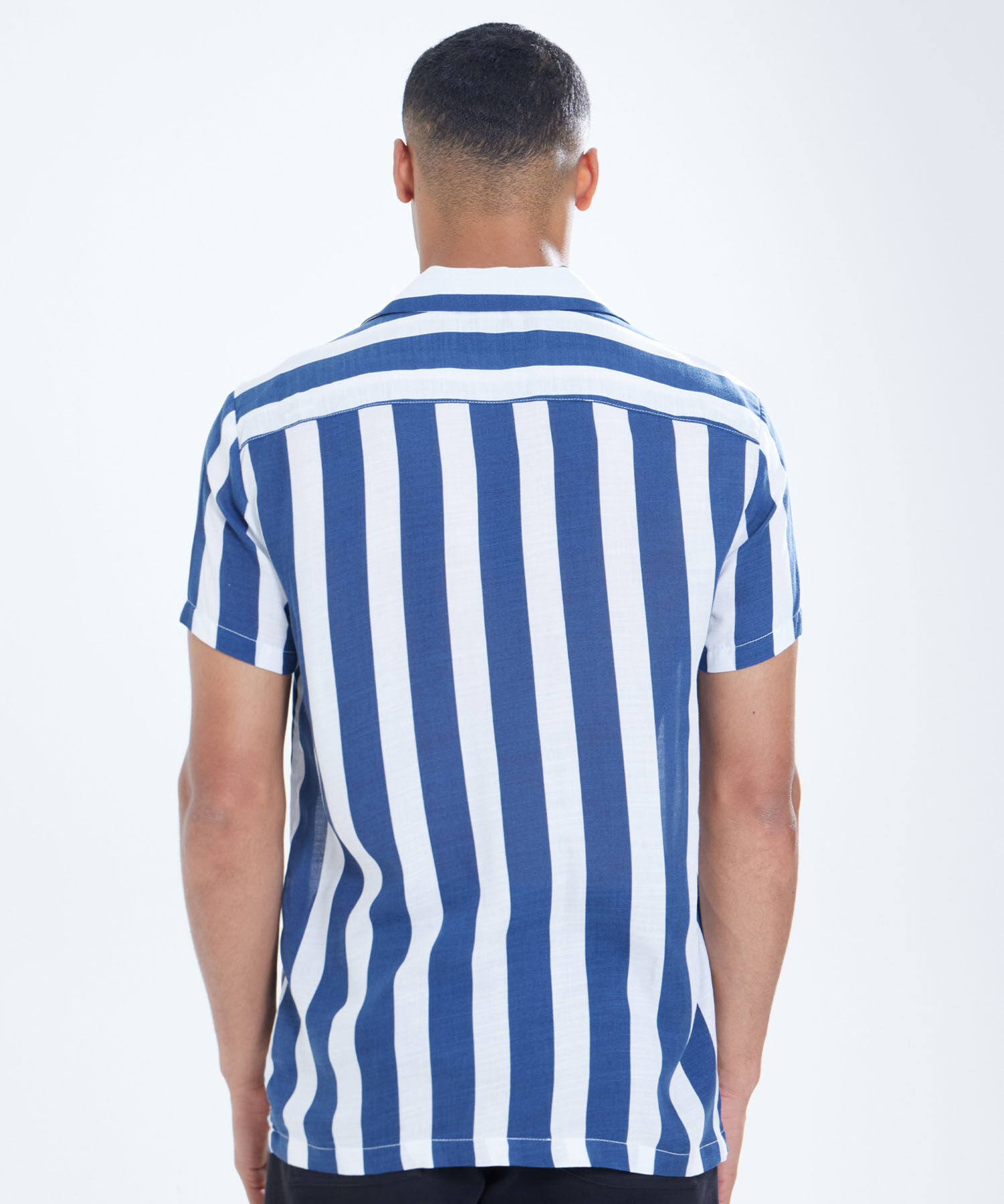 Camisas básicas para hombre 