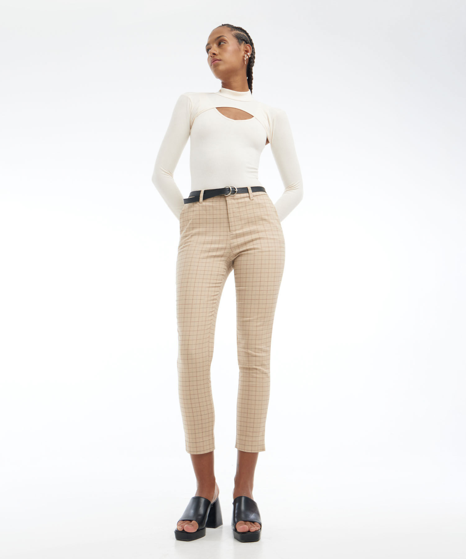 Pantalones basicos para mujer